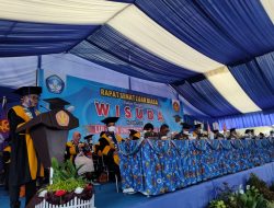 Rektor Untad Lepas 1.022 Wisudawan
