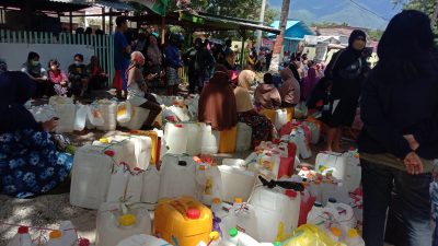Warga Palu Kembali Berebut Minyak Goreng Curah