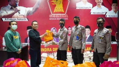 Fraksi Gerindra DPRD Sulteng Bagikan Paket Ramadan