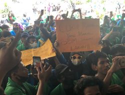 Digeruduk Mahasiswa, DPRD Sulteng Setuju Penyebar 3 Periode Diproses Hukum
