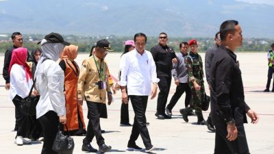 Tiba di Palu, Presiden Jokowi Disambut Gubernur Sulteng