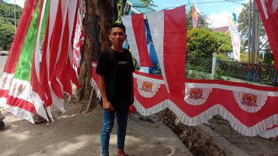 Jalanan Kota Palu Mulai Dipenuhi Pedagang Bendera