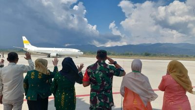 Gubernur Mengantar Kepulangan Wapres