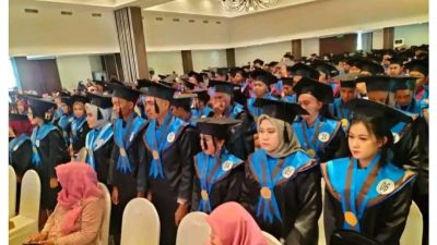 Dihadiri Bupati, Universitas Tompotika Luwuk Lahirkan 477 Sarjana Baru