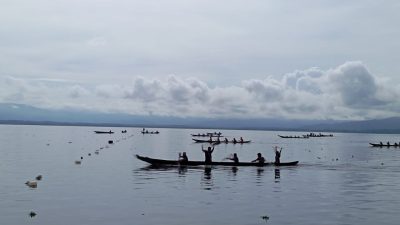 Lomba Dayung Perahu Tradisional Curi Perhatian Bupati Sigi