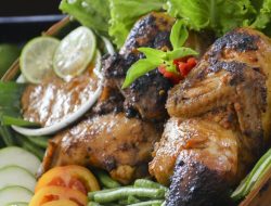 Ayam Panggang Taliwang Tersedia di Hotel Santika Palu