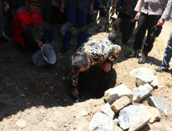 Bupati Morowali Utara Letakkan Batu Pertama Gedung Sanggar Seni Desa Mohoni