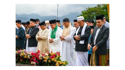 Halaman Pelabuhan Kolonodale Penuh Warga yang Salat Ied, Wabup H. Djira, K: Semoga hari ini menjadi hari yang fitri bagi kita semua