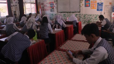 UN di SMPN 3 Palu Terapkan Metode Akun Belajar.id