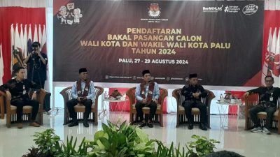 Didampingi Tokoh Adat dan Politisi, Hidayat- Andi B Nur Lamakarate Resmi Daftar di KPU Palu