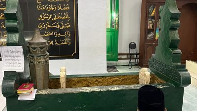 Tiba dari Jakarta, dr. Nirwansyah Parampasi Ziarah ke Makam Guru Tua