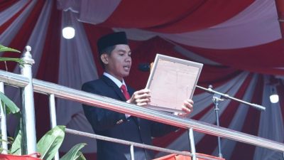 Ketua DPRD Takwin Bacakan Teks Proklamasi di HUT RI ke-79 Donggala