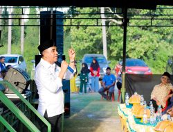 Kampanye di Desa Eeya, Warga Tinggalkan Kebun Demi Bertemu Anwar Hafid