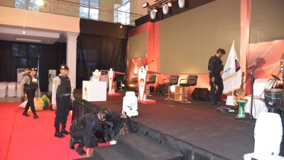 Polisi Sterilisasi Gedung Jelang Debat Publik Tahap Pertama Pilkada Morut