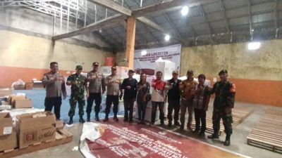 TNI-Polri Amankan Kotak Suara di PPK