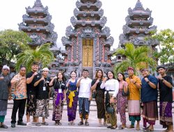 Fathur Razaq Hadiri Upacara Sakral di Pura Jagatnatha