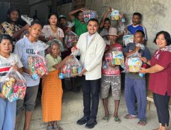 Wim Al-Amri dan Fathur Razaq Tebar Kebahagiaan Natal di Lekatu dan Dusun Wana