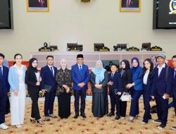 DPRD Sulteng Sahkan Anwar Hafid dan dr. Reny Lamadjido sebagai Gubernur-Wagub Terpilih