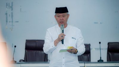 Bupati Sigi, Mohammad Rizal Intjenae lepas tim Safari Ramadan Pemkab Sigi. FOTO: ISTIMEWA