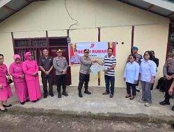 Sambut Hari Bhayangkara ke-79, Polres Morowali Utara Bedah Rumah Warga Desa Kumpi