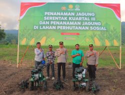 Dukung Ketahanan Pangan, Polres Sigi Serahkan Traktor Mini ke Kelompok Tani