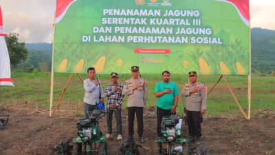 Dukung Ketahanan Pangan, Polres Sigi Serahkan Traktor Mini ke Kelompok Tani