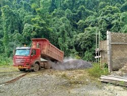 PT GNI Bantu Penimbunan Pembangunan Masjid Arahman Tanauge