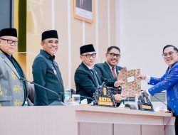 Syarifudin Hafid Pimpin Paripurna Penetapan RPJMD Sulteng 2025-2029