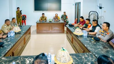 Wabup Morowali Utara Pimpin Rapat untuk Tetap Memelihara Kedamaian Pasca Bentrok Warga Desa Keuno dan Bimor Jaya