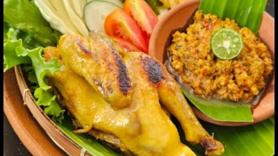 Ada Ayam Bakar Iloni di Hotel Santika Palu