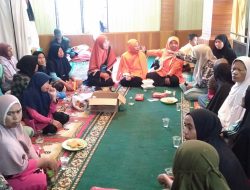 Hj Fatimah Berikan Trauma Healing ke Penyintas di Malalak