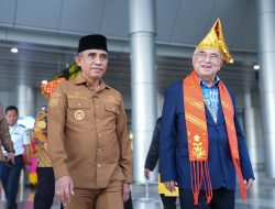 Gubernur Anwar Hafid Sambut Kedatangan Presiden DMDI di Bandara SIS Aljufri Palu ‎