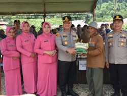 Polres Morowali Utara Gelar Gerakan Pangan Murah Ramadan, Warga Antusias Serbu Sembako Murah