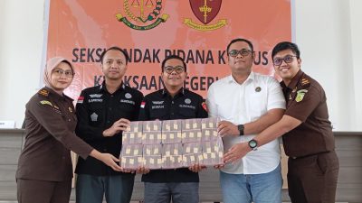 Kejari Sigi Setor Rp1 Miliar ke Kas Negara dari Kasus Rokok Ilegal