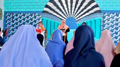 Di Depan GenZi, Bunda Wiwik Paparkan Materi Pentingnya Generasi Berakhlak
