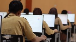 Hari Terakhir UAS, Siswa SMKN 2 Palu Tetap Tunjukkan Disiplin dan Antusias Tinggi