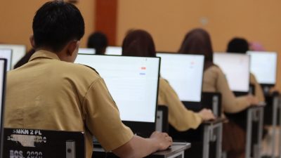 Hari Terakhir UAS, Siswa SMKN 2 Palu Tetap Tunjukkan Disiplin dan Antusias Tinggi