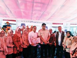 Abcandra Akbar Supratman Salurkan 11 Ribu Paket Sembako untuk Korban Gempa Sigi