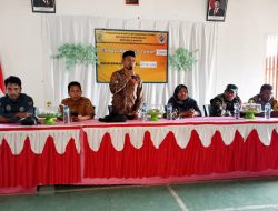 Kades Kolo Bawah Salurkan BLT, Warga Diminta Manfaatkan dengan Bijak