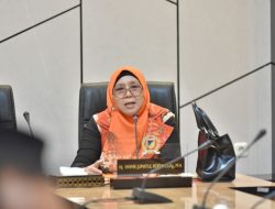 Bunda Wiwik Desak Polisi Segera Tangkap Pelaku Pembunuhan Satu Keluarga di Duyu