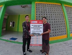 Alfamidi dan Ando Salurkan Sandal Wudhu ke Empat Masjid di Kabupaten Sigi
