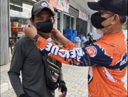 Kualitas Udara Palu Memburuk, Anggota DPRD PKS Nurhalis Nur Bagikan Masker