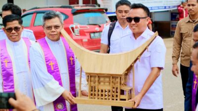 Bupati Delis Hadiri Penahbisan Gereja Kibaid Jemaat Lasampi