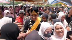 Utamakan Rakyat, Gubernur Anwar Hafid Tunda Pidato dan Salurkan 5.000 Paket Sembako di Buol